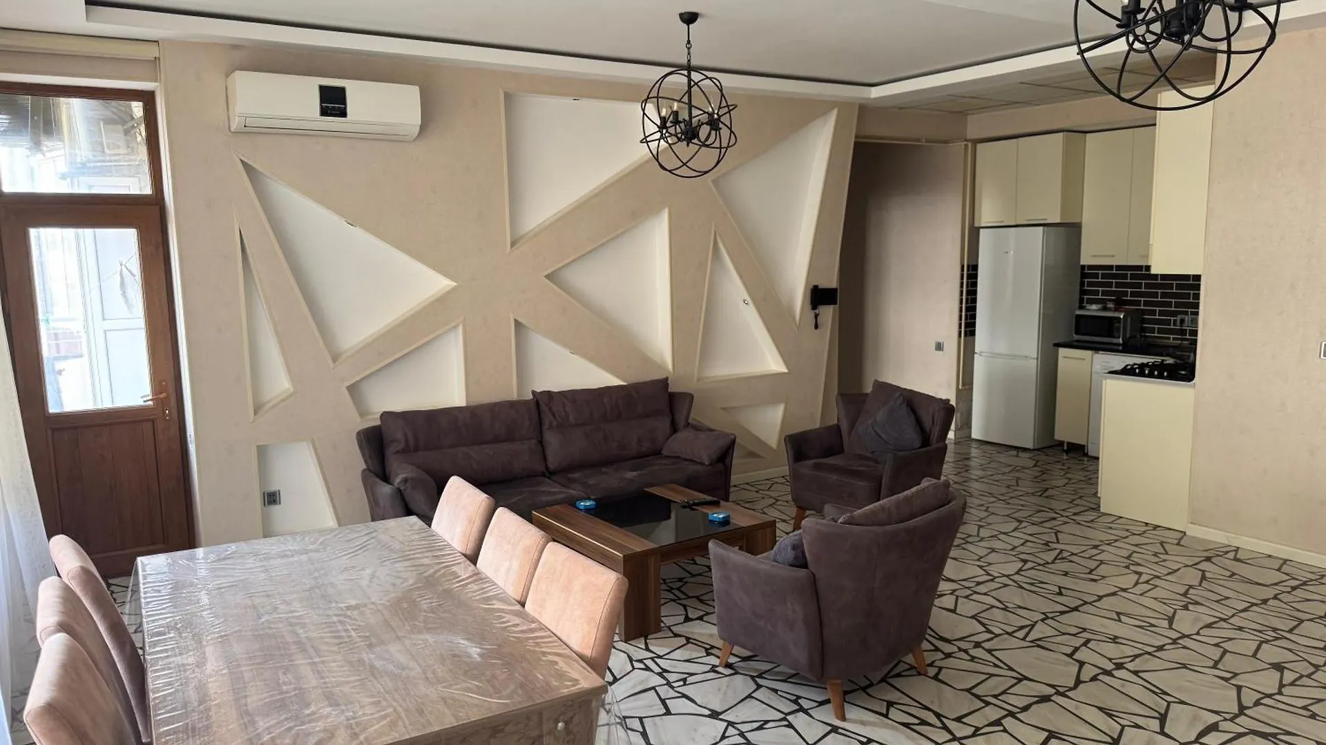Apartment In The Center Baku