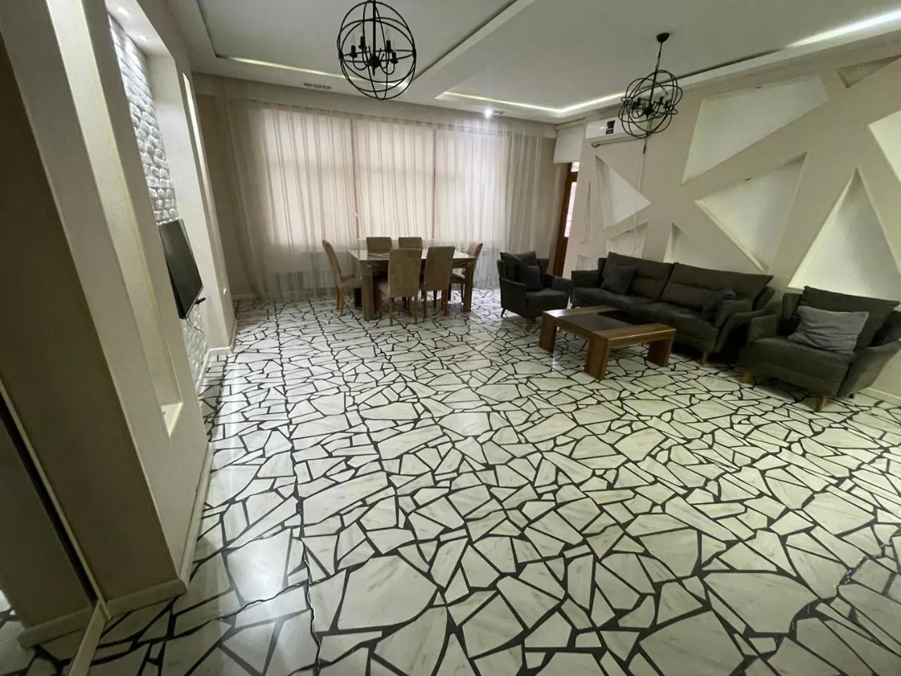 Apartment In The Center Baku
